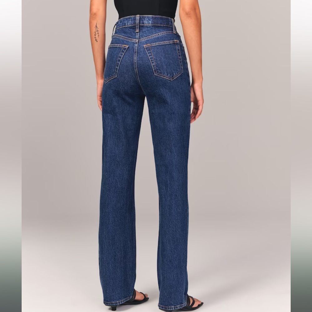 A&F Ultra High Rise 90s Straight Jean - Picture 4 of 4